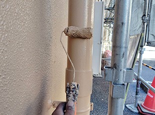 埼玉県吉川市アパート配管の塗装作業