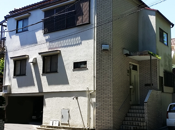 外壁塗装後の建物外観