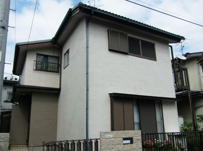 外壁塗装後の戸建て住宅の外観