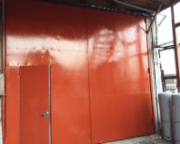 神奈川県横浜市店舗の鉄扉錆止め塗装工事の施工事例