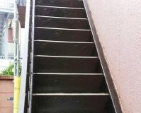 東京都品川区アパートの鉄骨階段サビ止め塗装工事の施工事例