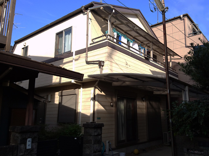外壁塗装後の戸建て住宅の外観