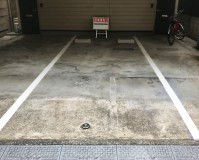 東京都新宿区住居兼アパート一階部分の駐車場ライン引き塗装の施工事例
