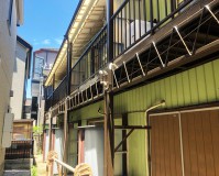 東京都江戸川区2階建アパートの鉄骨階段サビ止め塗装工事の施工事例