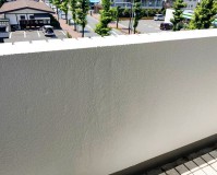 東京都青梅市マンションの共用廊下腰壁塗装工事の施工事例