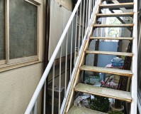 東京都墨田区アパートの鉄骨階段サビ止め塗装工事の施工事例