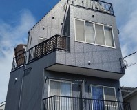 東京都大田区の三階建て住宅の外壁塗装工事の施工事例(2020/06/29)