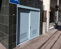 千葉県千葉市のマンションゴミ庫扉塗装工事の施工事例(20210513)