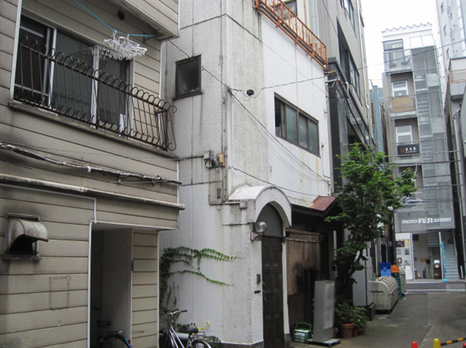 東京都渋谷区で外壁塗装・鉄部塗装を行った施工事例の写真