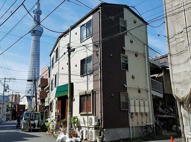 墨田区のマンションで外壁塗装と屋根塗装を行った施工事例の完成写真