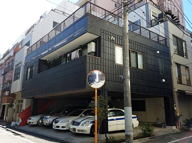 台東区の戸建住宅で外壁塗装とシーリング工事を行った施工事例の写真