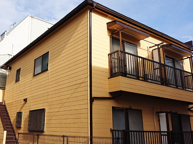 東京都中野区の2階建アパートで外壁塗装・屋根塗装を行った施工事例の写真