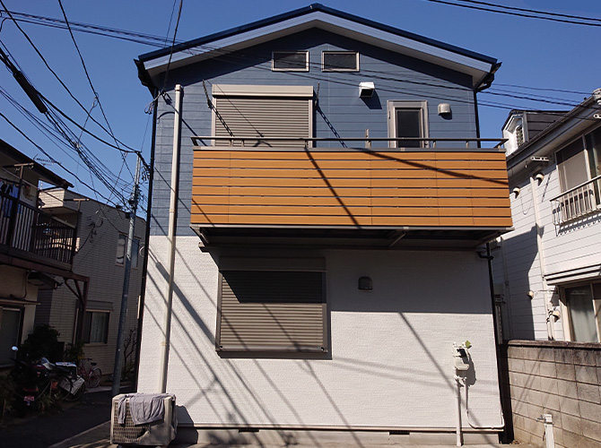 東京都渋谷区の2階建住宅で外壁塗装・屋根塗装を行った施工事例の写真