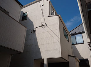 東久留米市で屋根塗装・屋根の点検を外壁と同時に検討する戸建て住宅