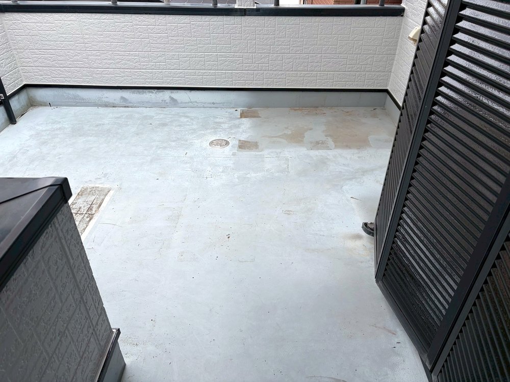 防水施工前のベランダ